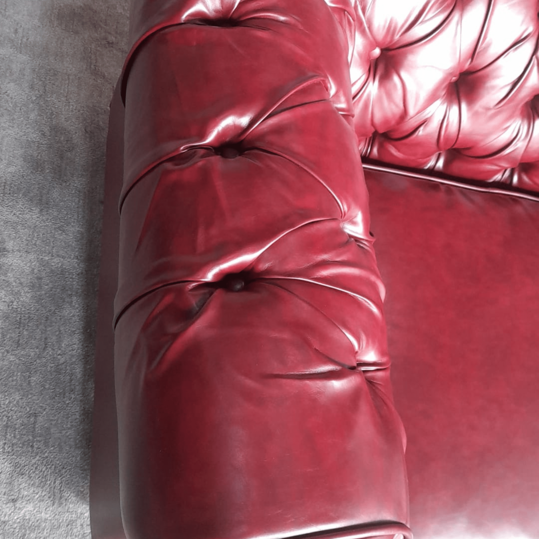 Outlet Chesterfield Red Leather Antique 3 Seater Sofa